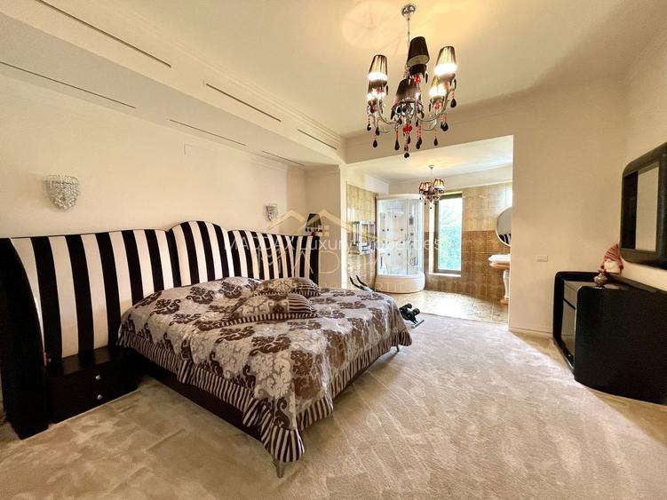 Impressive Villa *1500 SQM usable* 2613 SQM land / Open to the lake - 54