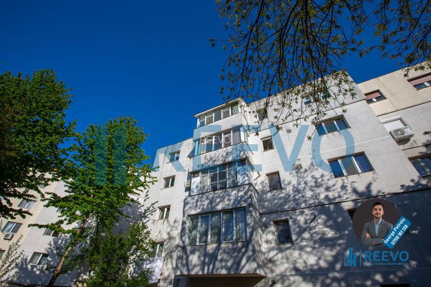 Apartament cu 3 camere decomandat,  Mioriței - 27