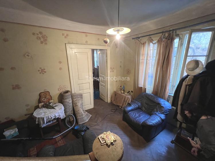 Vila P+ Et 1, Marasesti stradal - 10