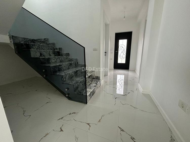 Vilă modernă cu teren generos – lângă Paradisul Verde - 10