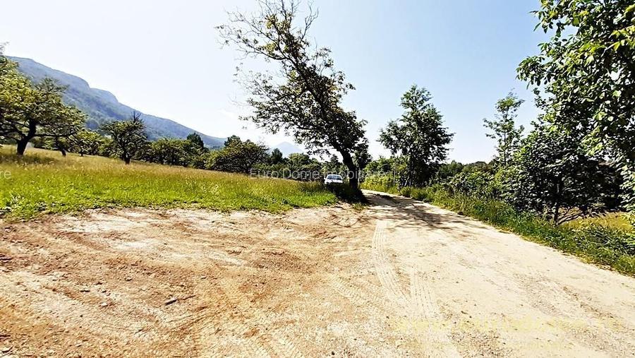 Teren superb in Bran la 5 min de Castel, 37 euro/mp. - 3