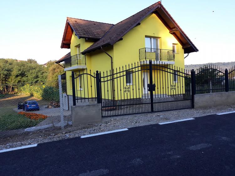 Vânzare casă modernă la 15 km de Bistrița