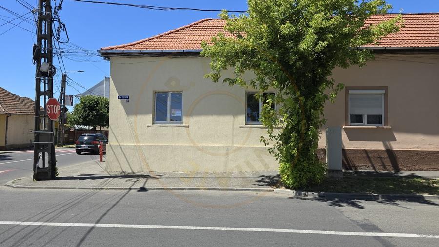 De Vanzare Casa 2 camere P-ȚA Mica