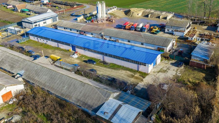 De închiriat spațiu pentru depozitare 300mp + curte 650mp Feldioara