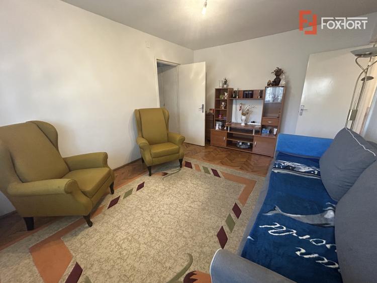 Apartament cu 3 camere de vanzare - Girocului