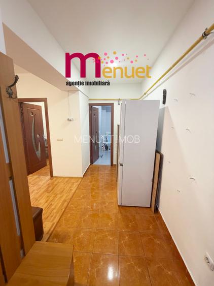 Apartament 2 camere,zona Biserica cu Ceas,etaj 1 - 9