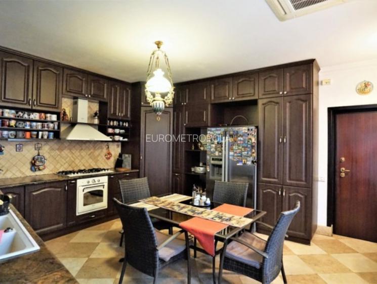 Vila cu arhitectura P+E+M, zona Plantelor, teren 600 mp - 2