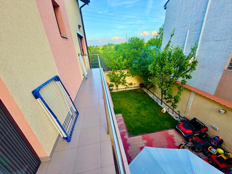 Casa P+1+M. 5 cam. Util 150mp. Teren 220mp