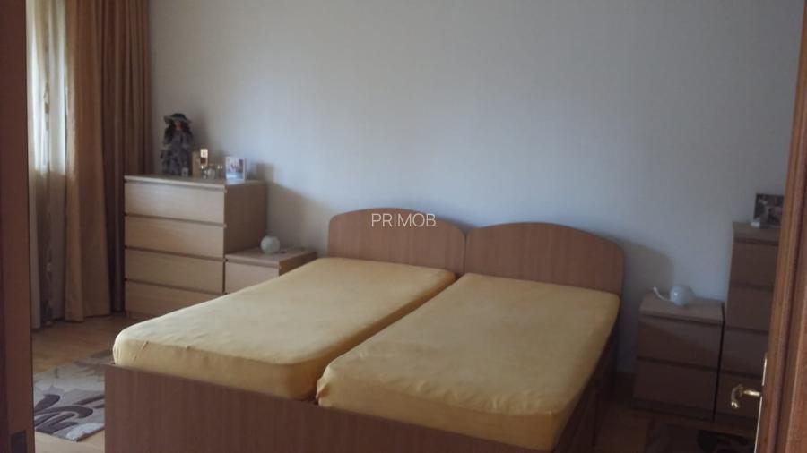 Izbiceni-Damaroaia-Casa Presei,P+E+M,zona verde,aerisita,casa luminoasa,6 camere - 6