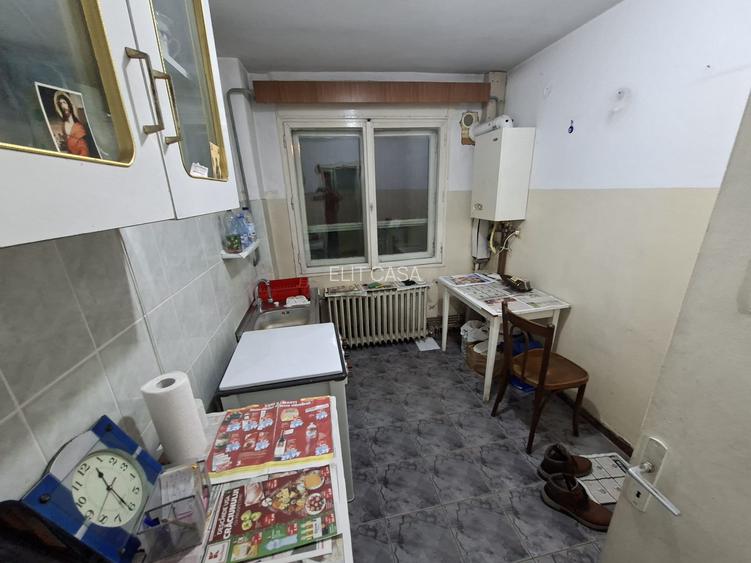 Apartament cu 2 camere, zona Podu Ros - 4