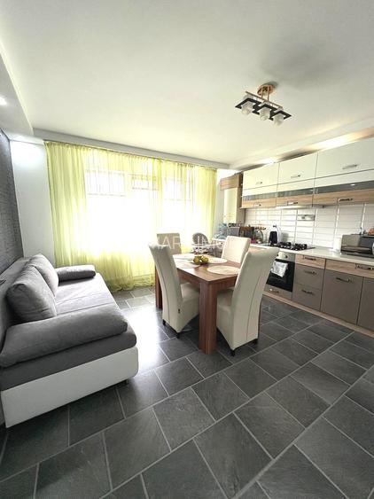 Apartament 2 camere 50mp zona Sf Vineri ultrafinisat mobilat - 3