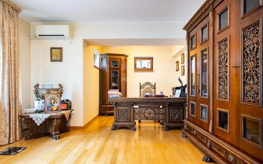 D+P+E+M Damaroaia lac,1000mp teren,7camere elegante,7bai,curte pavata/verde - 2