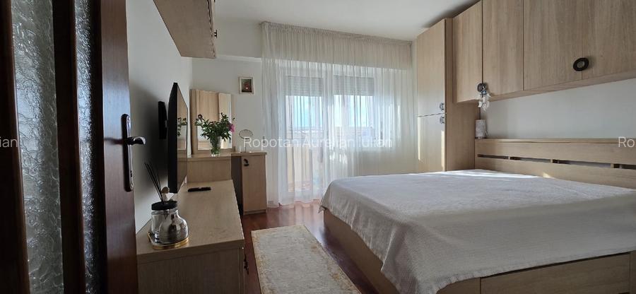 Persoană fizică - vând apartament 3 camere Vega - Ultimul Leu - 2