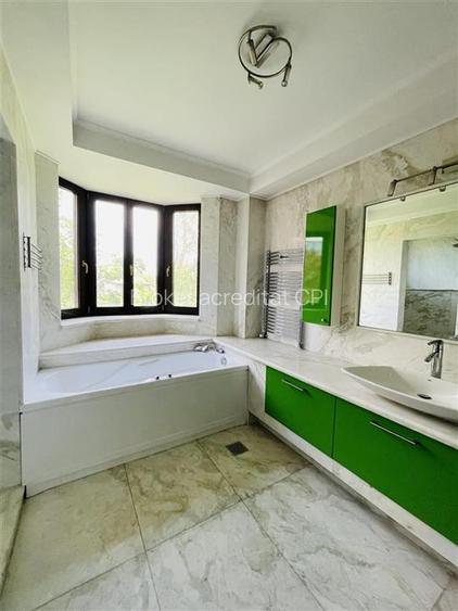 VANZARE VILA 8 CAMERE 652 mp teren zona Sisesti Sector 1 - 29