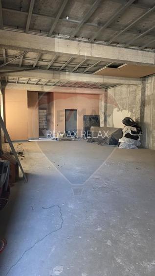 Casă / Vilă cu 6 camere de vânzare în zona Central - 13