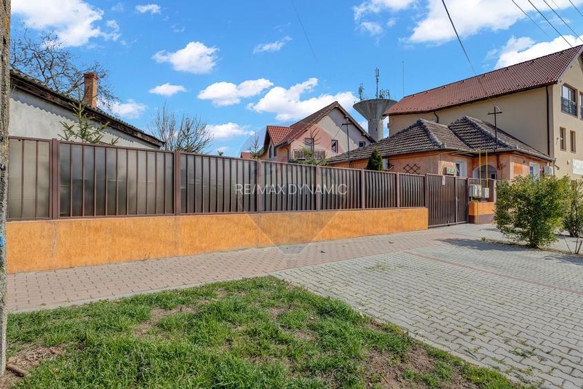 Oportunitate rară în Chișineu-Criș: locuință și spații comerciale - 3