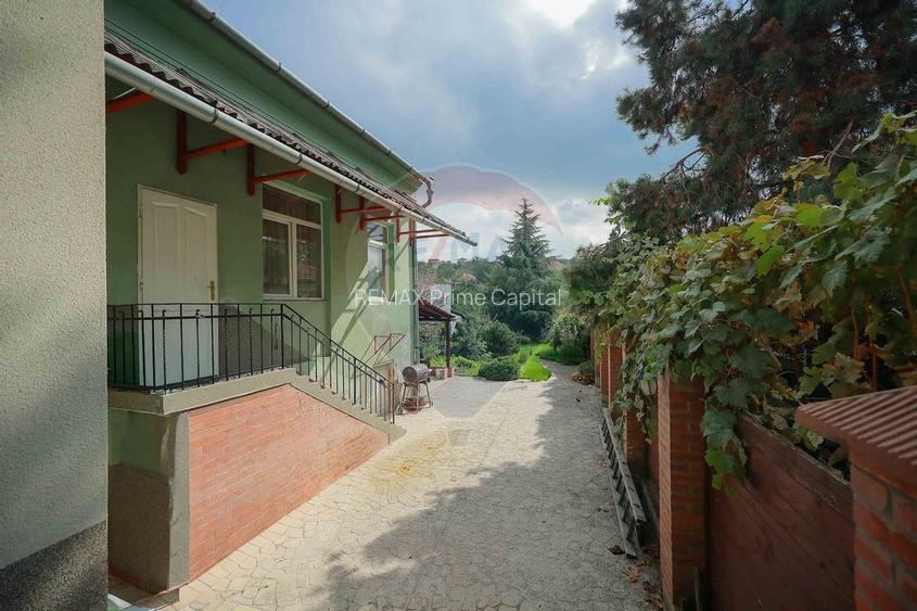 Casă / Vilă cu 4 camere de vânzare Ultracentral Str. Louis Pasteur - 37