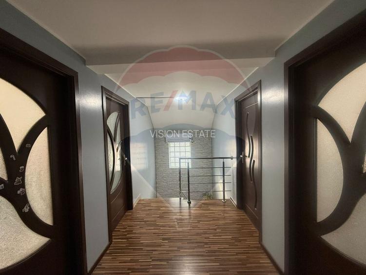 Casă / Vilă cu 5 camere de vânzare - 16