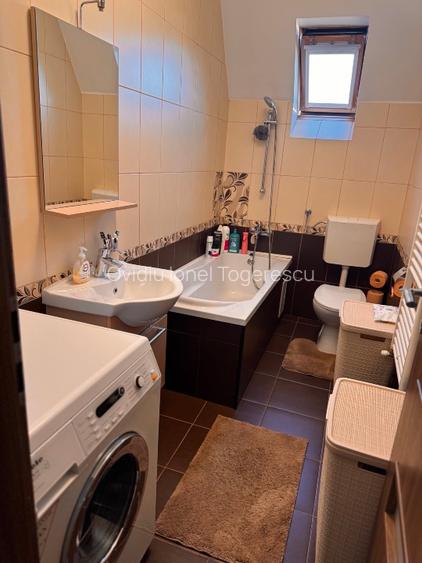 Vând apartament 3 camere - 15