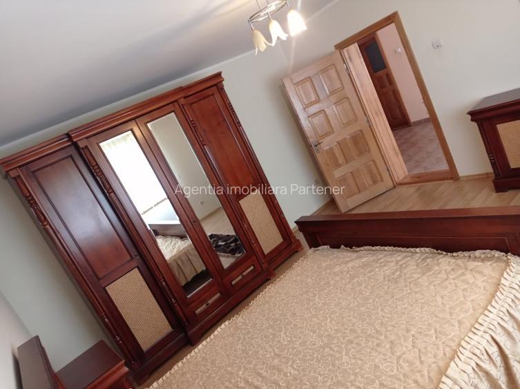 casa / vila Gavana 3  , mobilata / utilata , finisaje clasice ! - 5