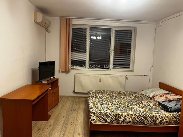Apartament 2 camere decomandat, etaj 4, renovat, metrou 1 Decembrie 1918 - 3