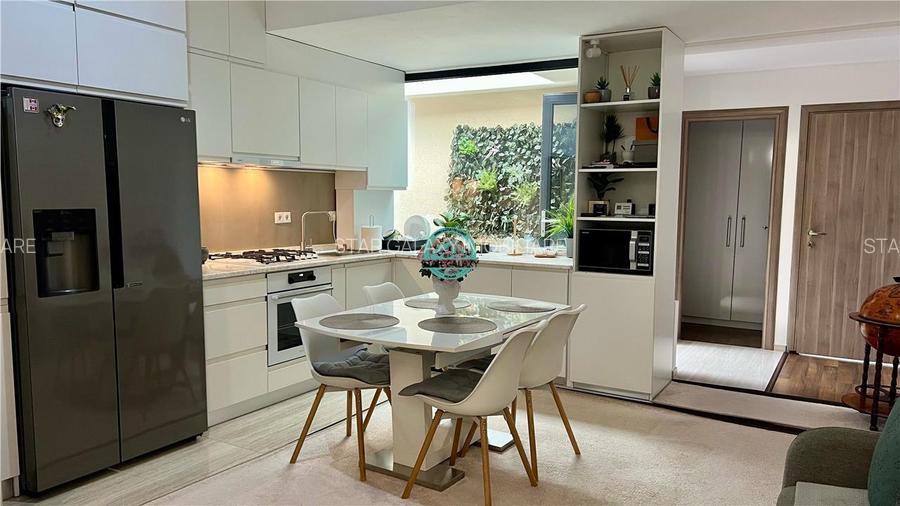 Vand apartament cu 4 camere in Vila, 2 bai, teren privat 114mp, str Papiul Ilari - 2