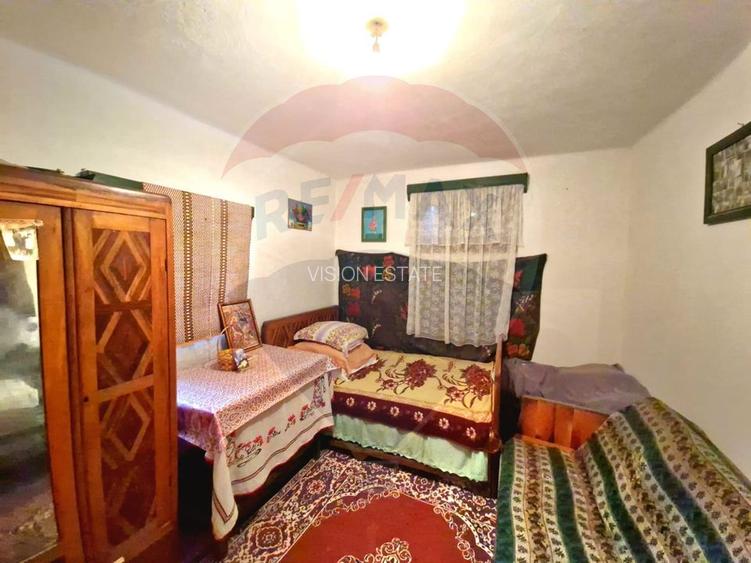 Casă / Vilă cu 4 camere in Scaesti , Teren - 900 mp - 4