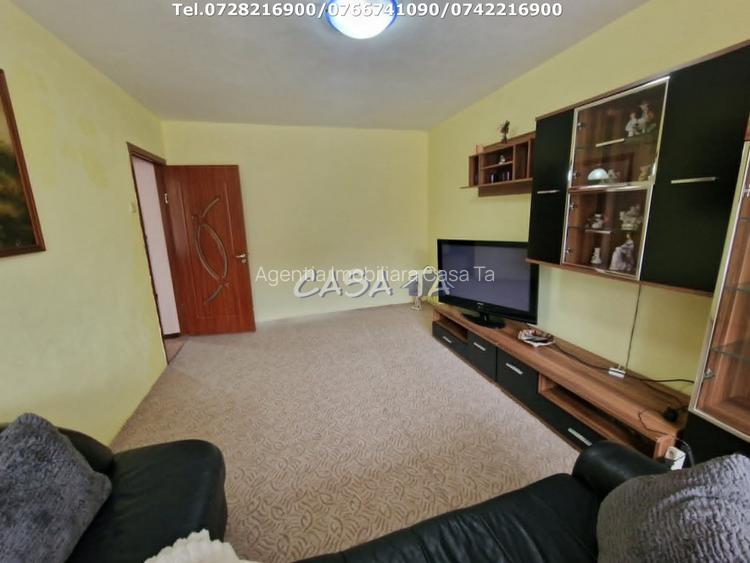 Apartament 3 camere, situat in Targu Jiu, Str. G-Ral Christian Tell - 3