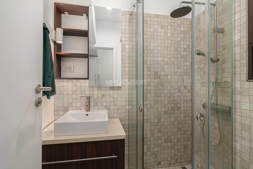 Ghica Plaza, 2 camere + birou, 2 bai, etaj 3/4,  parcare - 7