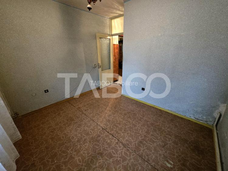 Apartament decomandat 4 camere 4 balcoane 2 bai etaj 1 Central Sibiu - 17