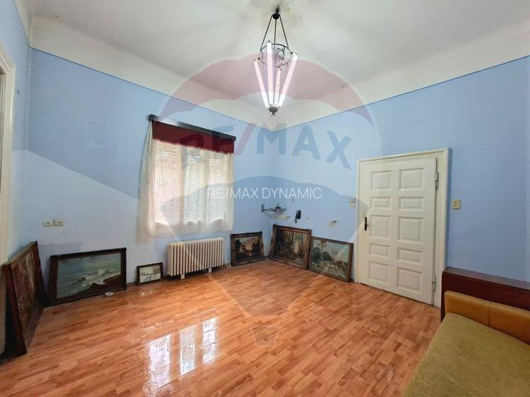 Proprietate centrală Arad,  cotă teren mare, acces auto - 10