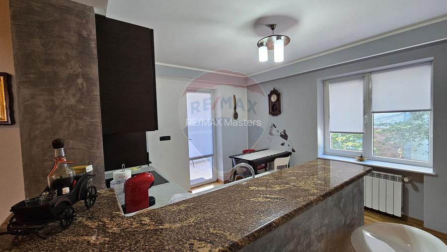 Casă / Vilă de lux cu 8 camere de vânzare in Obcini, Suceava - 18