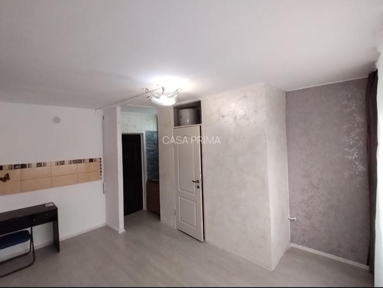 Camera Camin 16mp Frumoasa-Poitiers ! Etaj intermediar 3/4 - 2