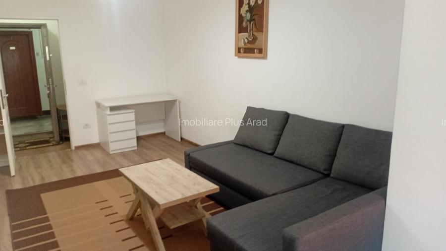 Inchiriez apartament cu 2 camere in zona centrala -langa Unicredit Bank - 4