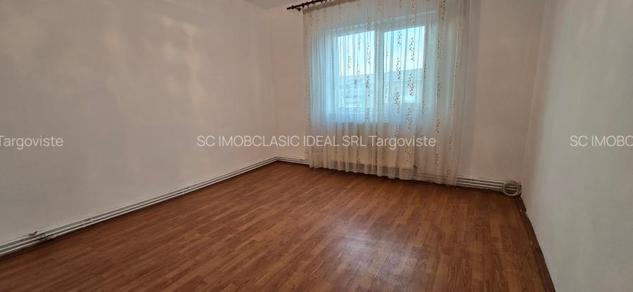 Micro 6 Târgoviște,  vanzare apartament 3camere - 12