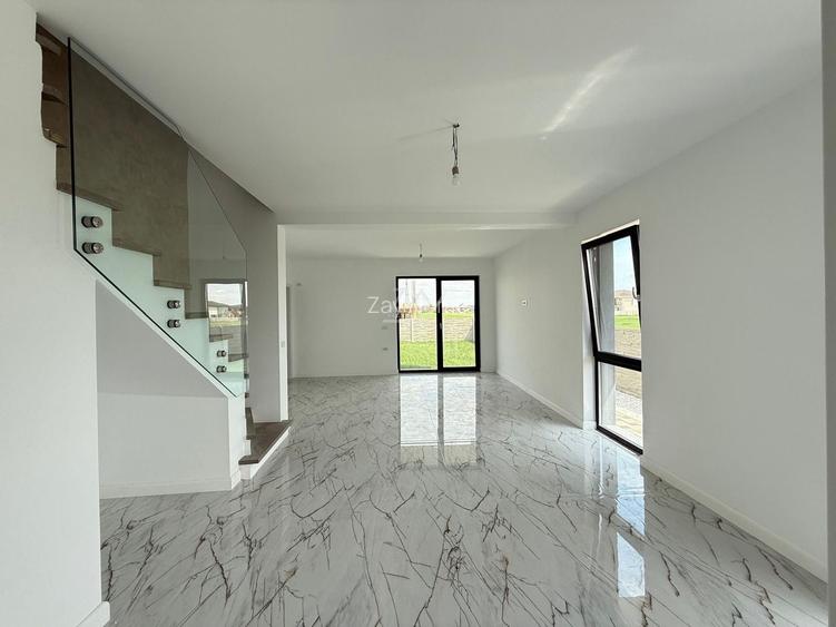 Drumul Boilor. Despartit prin camera tehnica. Toate utilitatile. - 2