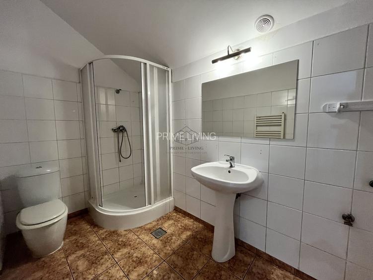 VILA CU 5 CAMERE LA INCHIRIERE PE MALUL LACULUI STRAULESTI - 22