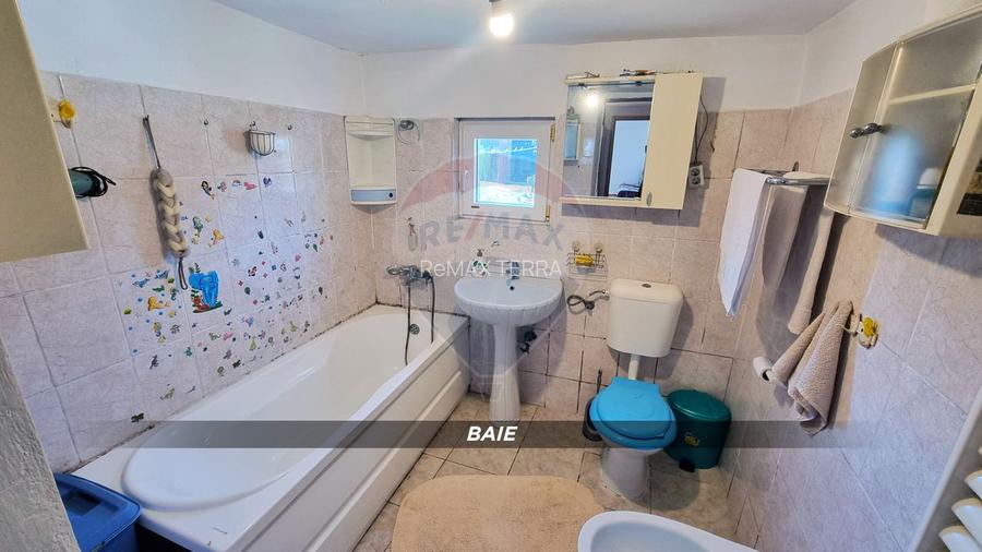 Casă de vânzare în Borlești, comuna Pomi - 12