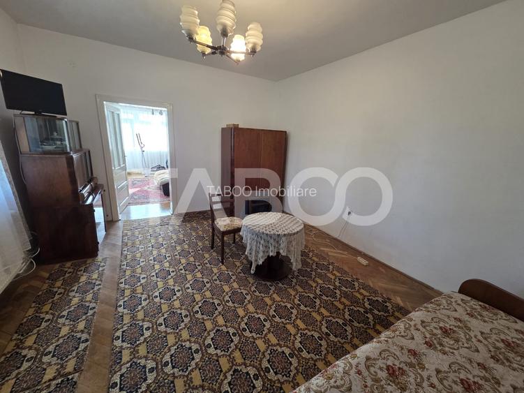 Casa de vanzare zona Negoiu 4 camere 208 mp utili si curte 550 mp - 8