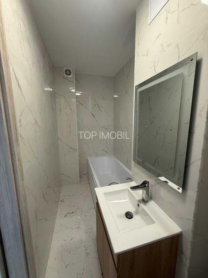 Dacia - la bulevard 2 camere decomandat, etaj intermediar, liber - 5