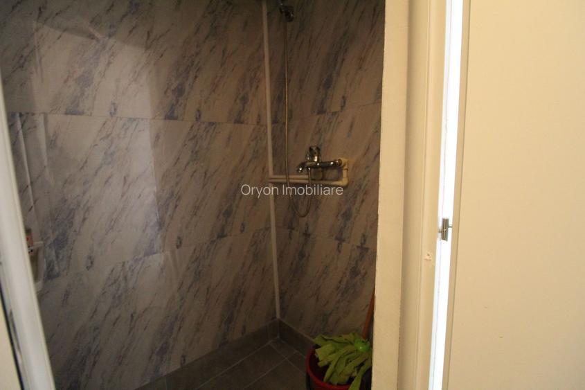 Apartament 2 camere, semidecomandat, 35 Mp,  zona 9 MAI - 5