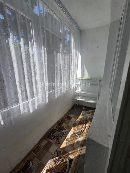 Proprietar vând apartament cu 3 camere în zona centrală  - 2