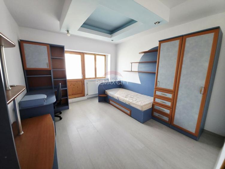 Apartament cu 2 camere de vânzare în zona 1 Mai - 9