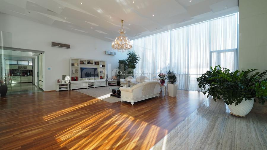 Vilă impresionantă pe un singur nivel | piscina | 2 garaje - 4