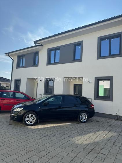 Casa Insiruita Mosnita Noua, toate utilitatile langa Lidl 1 - 2