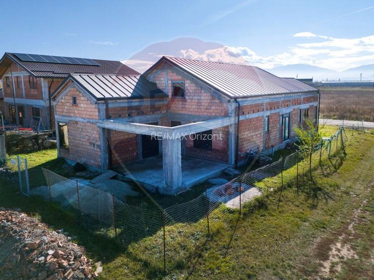 Casa cu potential de investitie, constructie noua la rosu - 10