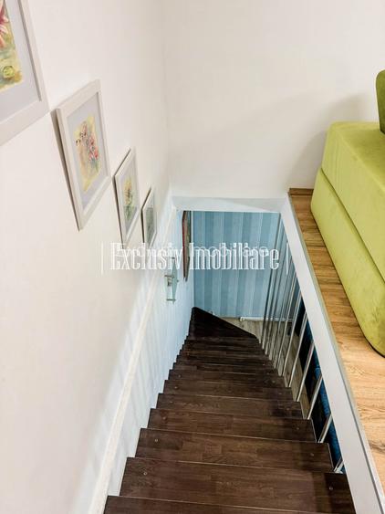 Casa cu Etaj si Curte Mare- 4 camere si 2 bai 130 mp - Parcare 2 Masini - Foisor - 32