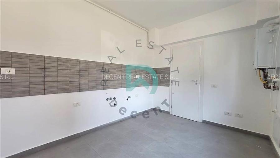 Studio,  47 mp, Tractorul - 11