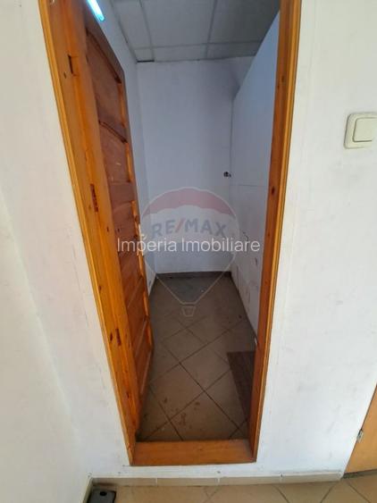Spatiu comercial de inchiriat in zona 1 Mai - 4