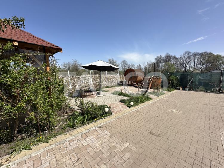 Casa de vanzare 5 camere zona barbeque  salon de evenimete ciubar - 33